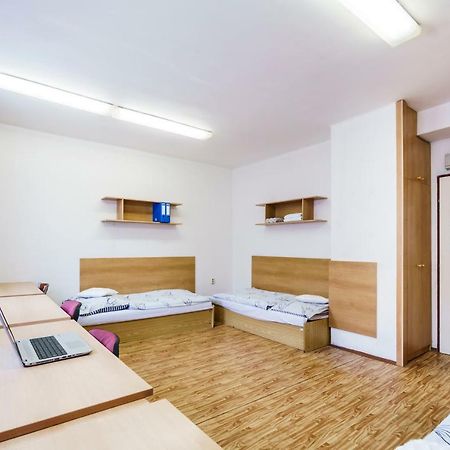 Hostel Sinkule Prag Exteriör bild