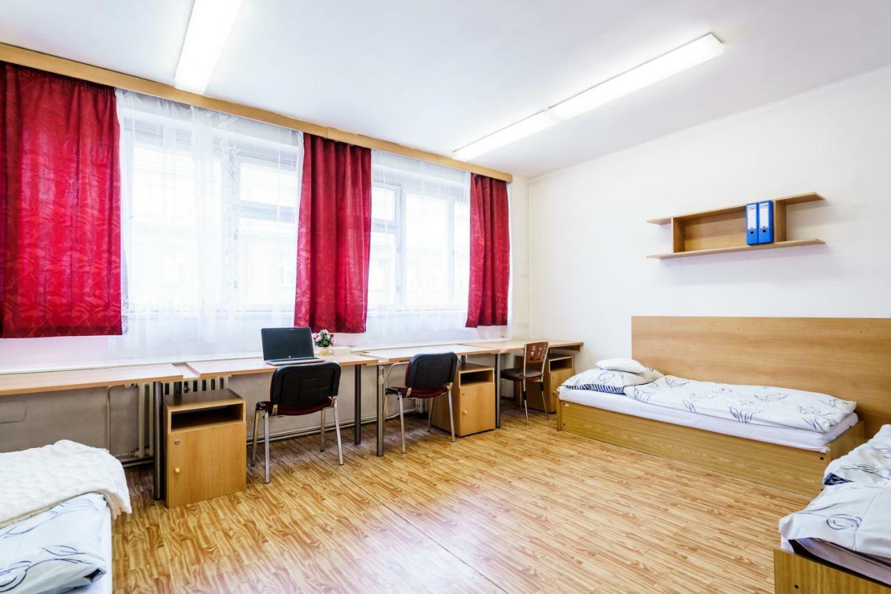 Hostel Sinkule Prag Exteriör bild